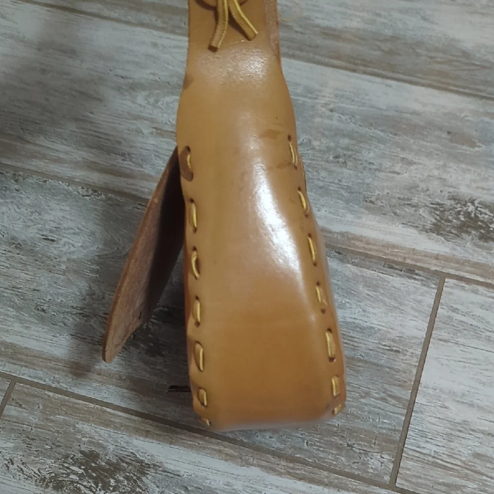 Vintage Handmade Leather Crossbody Bag - Picture 7 of 11